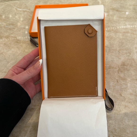 Hermes tarmac passport holder - Picture 2 of 8
